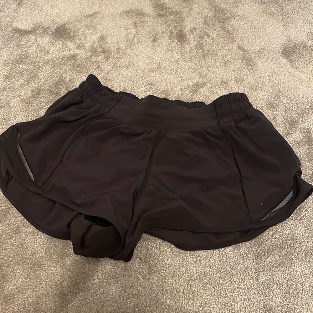lululemon hotty hot LR short size 6